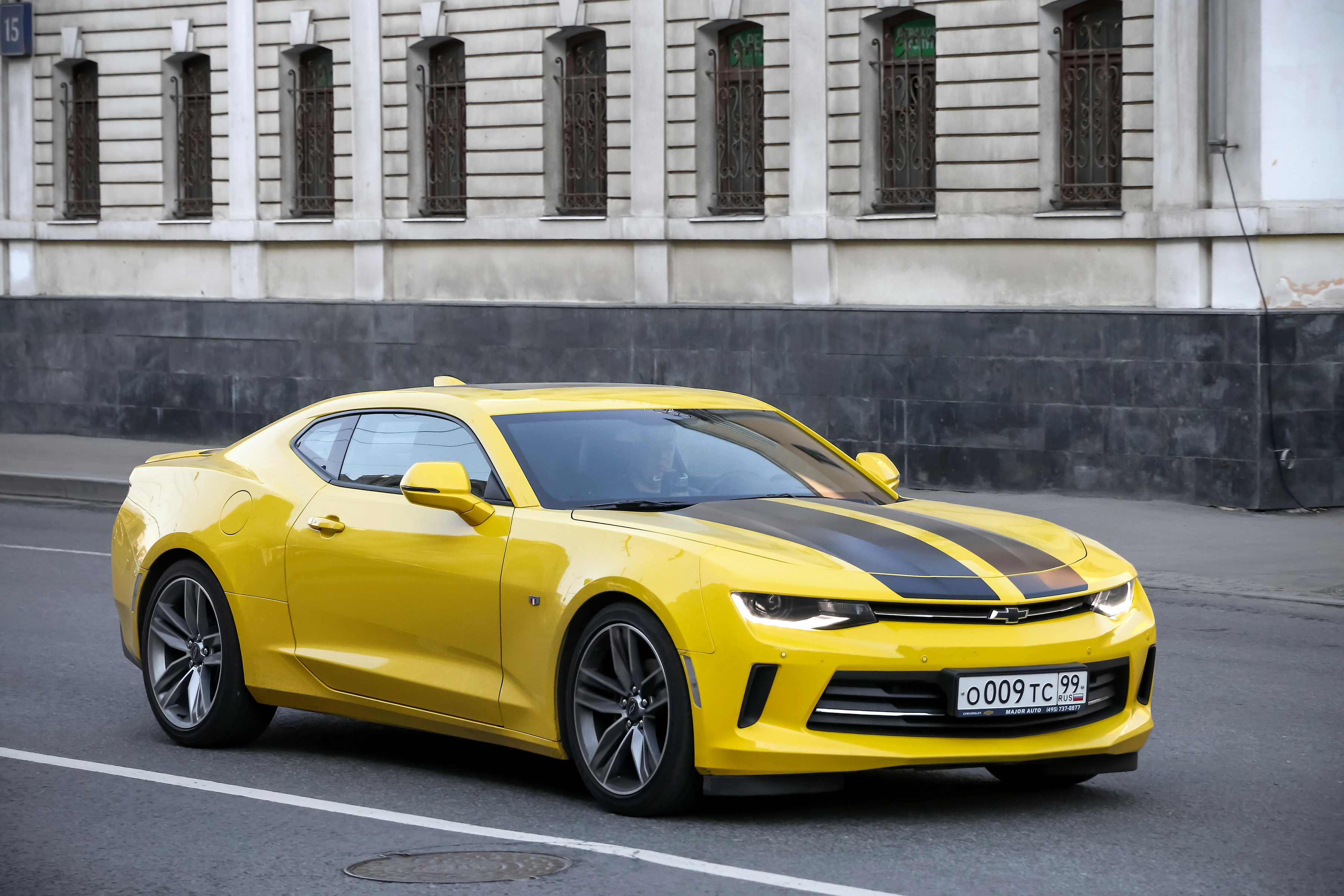 chevrolet-camaro-jaune